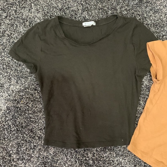 Crop Tops Bundle - Picture 2 of 3